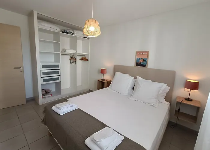 Evasion Ensoleillé à 5 Minutes De Bastia (Corsica)