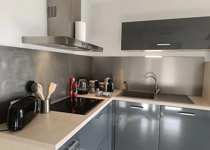 Evasion Ensoleillé à 5 Minutes De Bastia (Corsica)